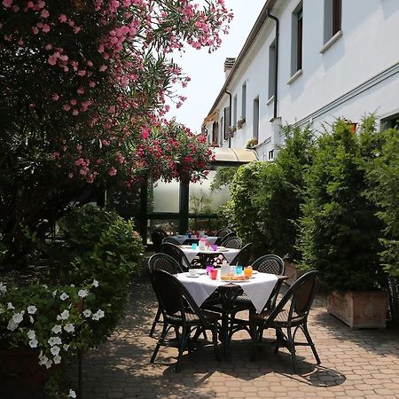 Hotel Il Granaio Porto Mantovano Extérieur photo