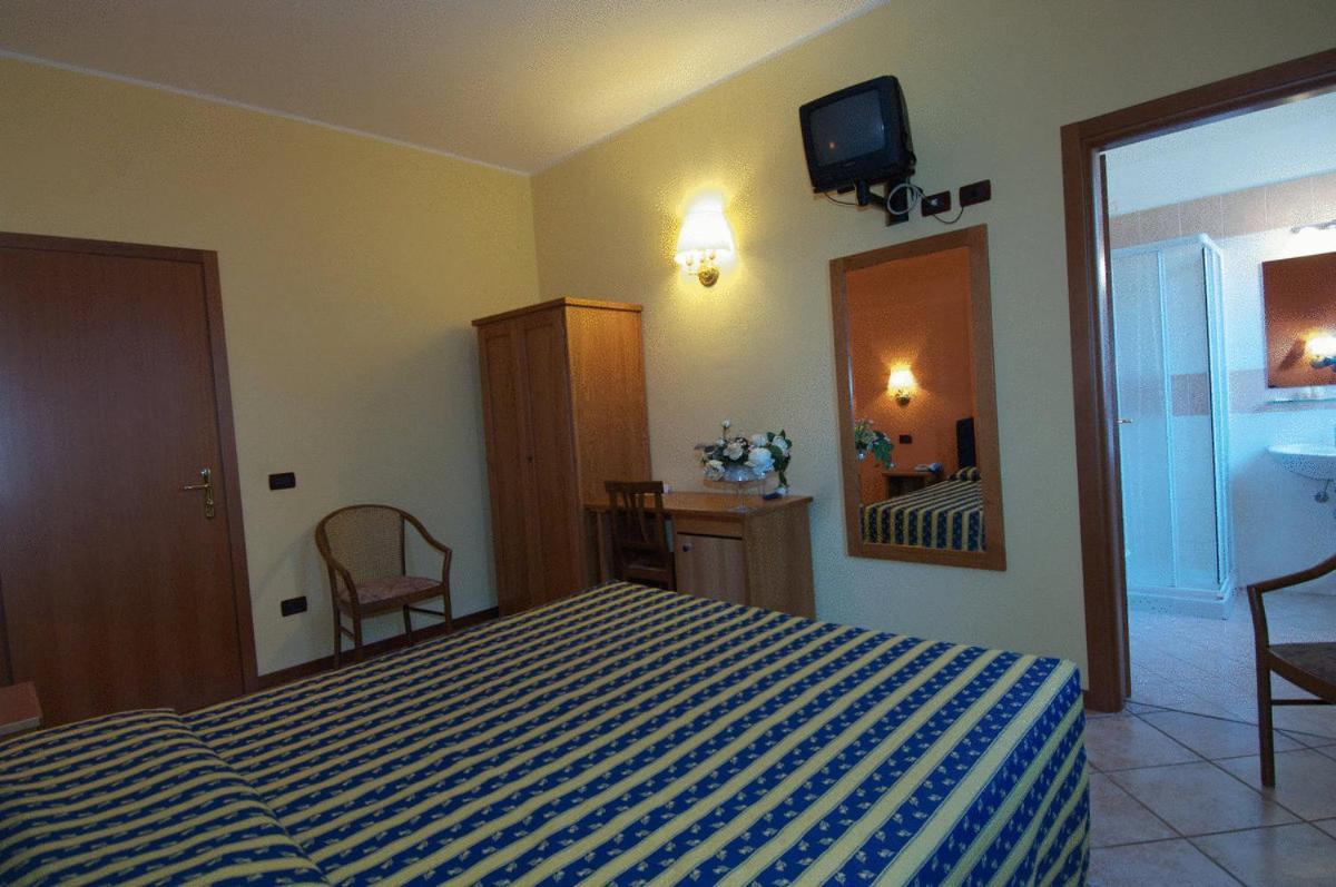 Hotel Il Granaio Porto Mantovano Extérieur photo