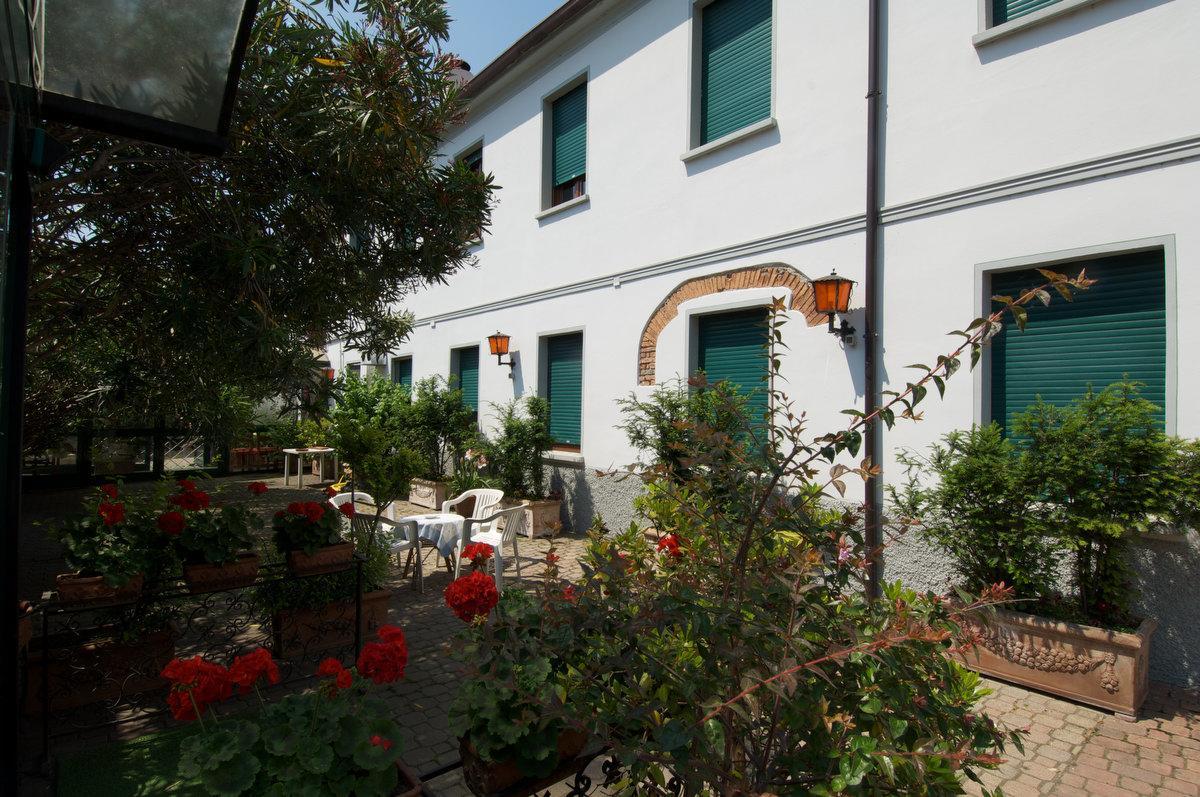 Hotel Il Granaio Porto Mantovano Extérieur photo